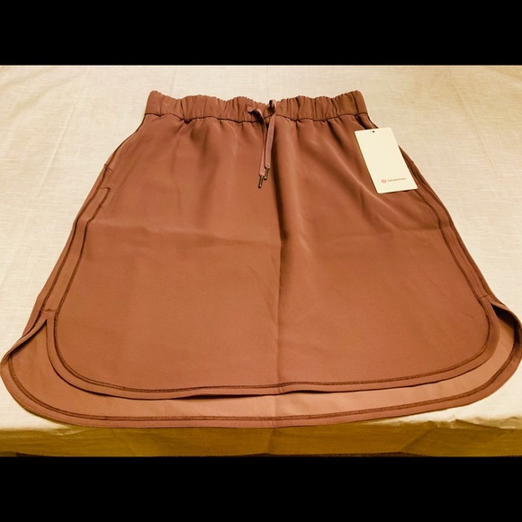 lululemon athletica Dresses & Skirts - Brand new lululemon on the fly skirt.